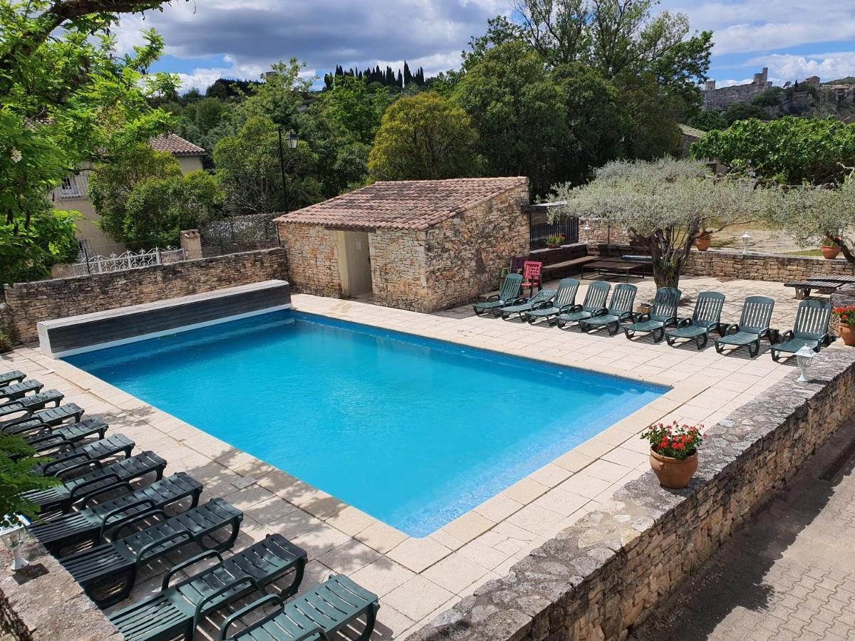 Logis Hotel Restaurant L'Escarbille Saint-Martin-dʼArdèche 外观 照片