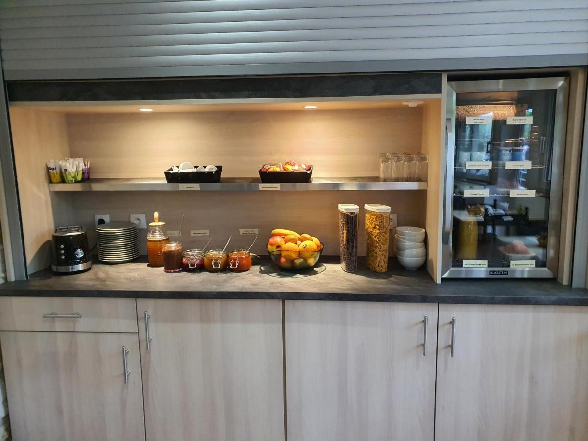 Logis Hotel Restaurant L'Escarbille Saint-Martin-dʼArdèche 外观 照片